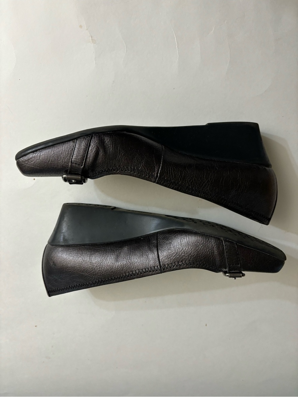 Life Stride Women’s Gray Leather Square-Toe Black Wedge Heels Size 8.5M - Picture 7 of 9